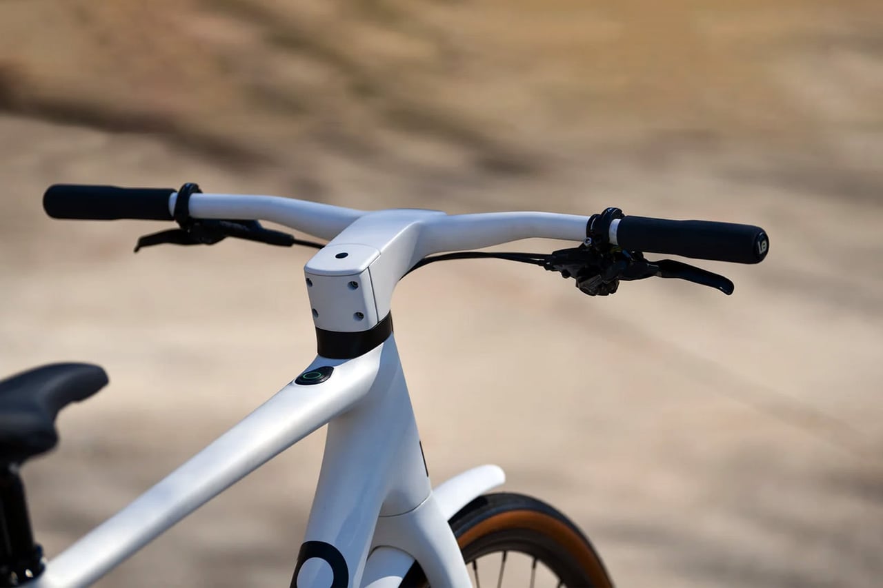 LeMond electric bikes review handle bar - Luxe Digital