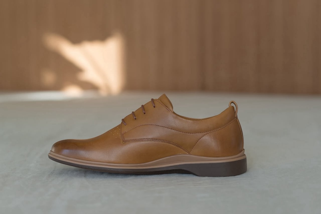 Amberjack Original review side - Luxe Digital