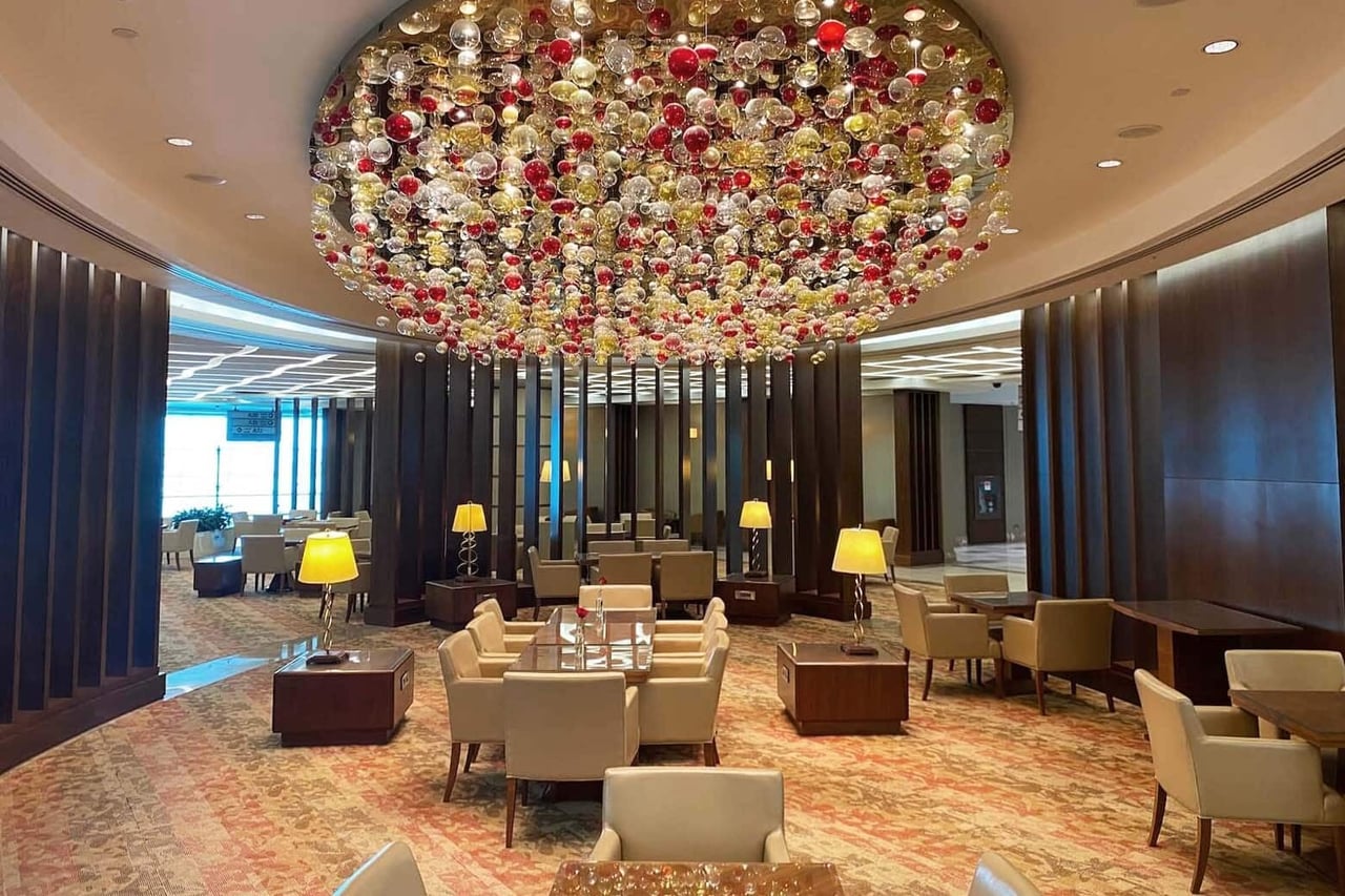 best airport lounges emirates first class lounge - Luxe Digital