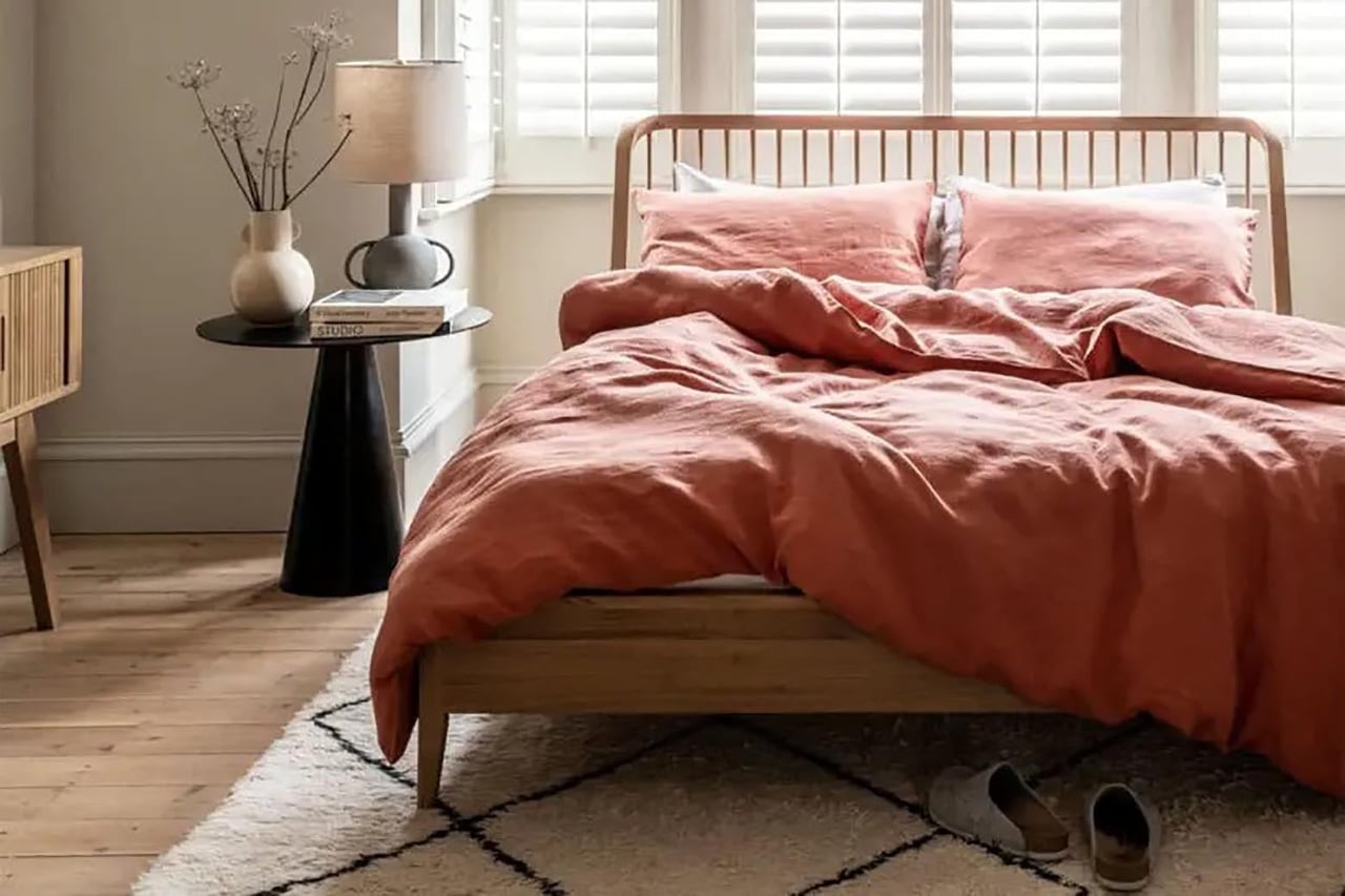 best bed sheets piglet in bed luxury linen - Luxe Digital
