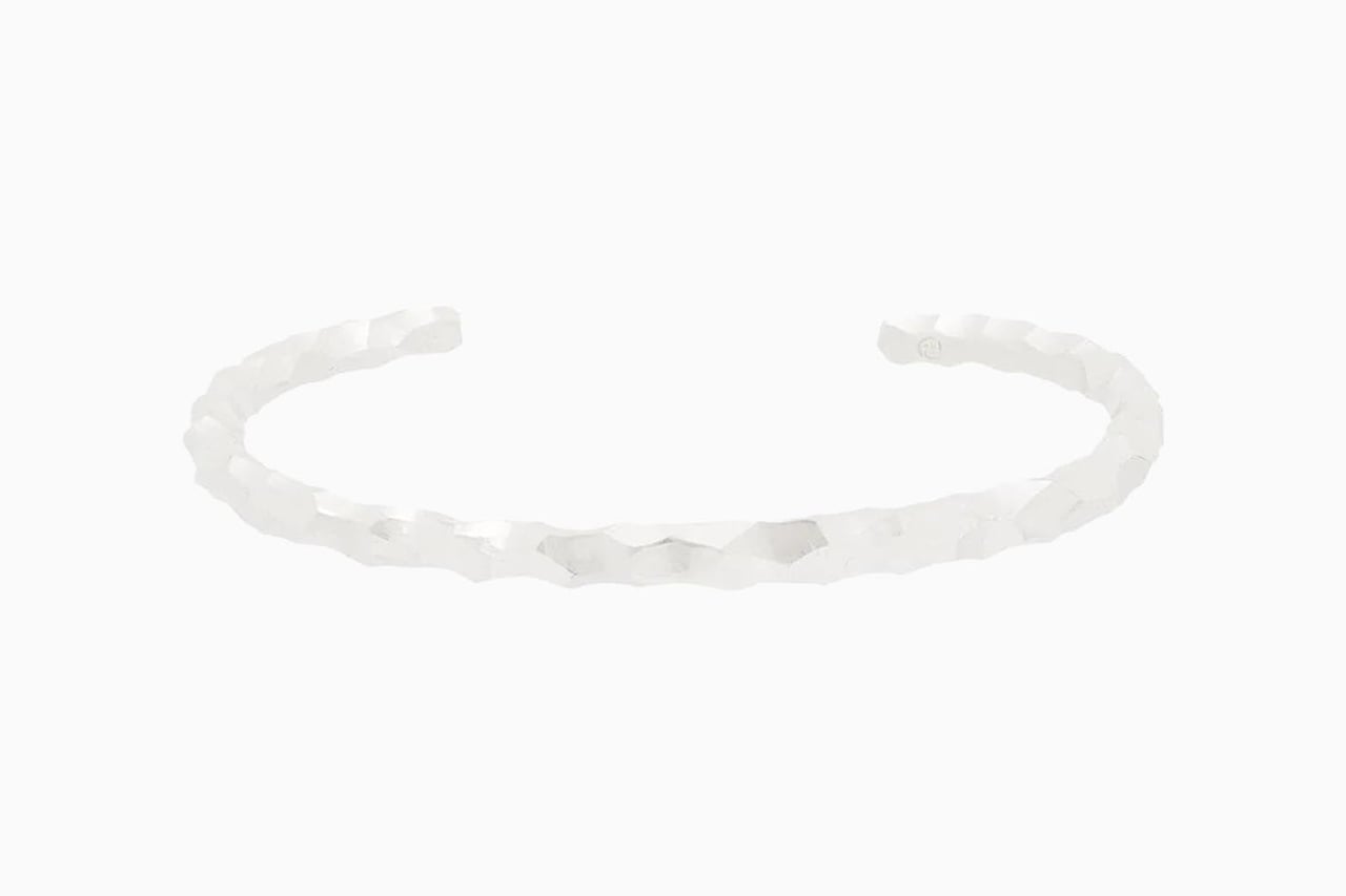 best bracelets men all blues hammered effect cuff review - Luxe Digital
