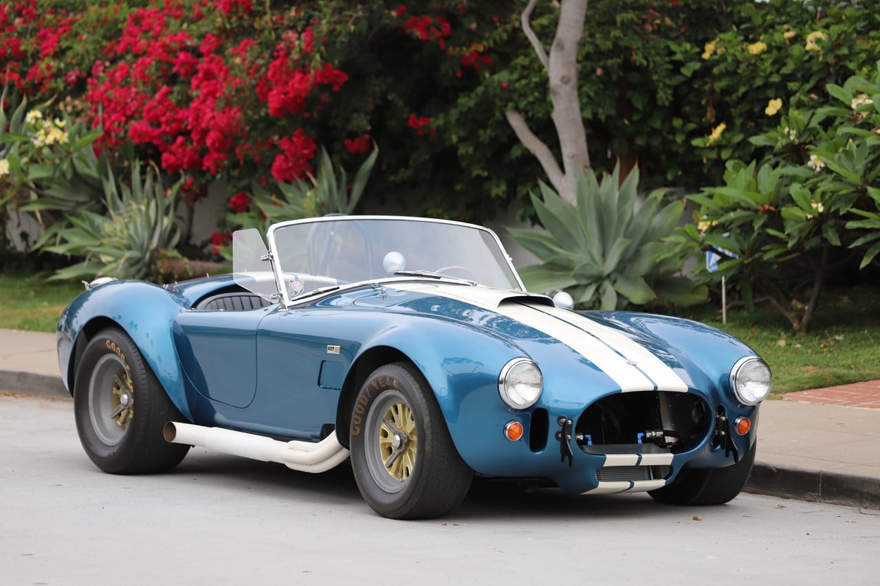 best classic cars vintage Shelby Cobra 427 - Luxe Digital