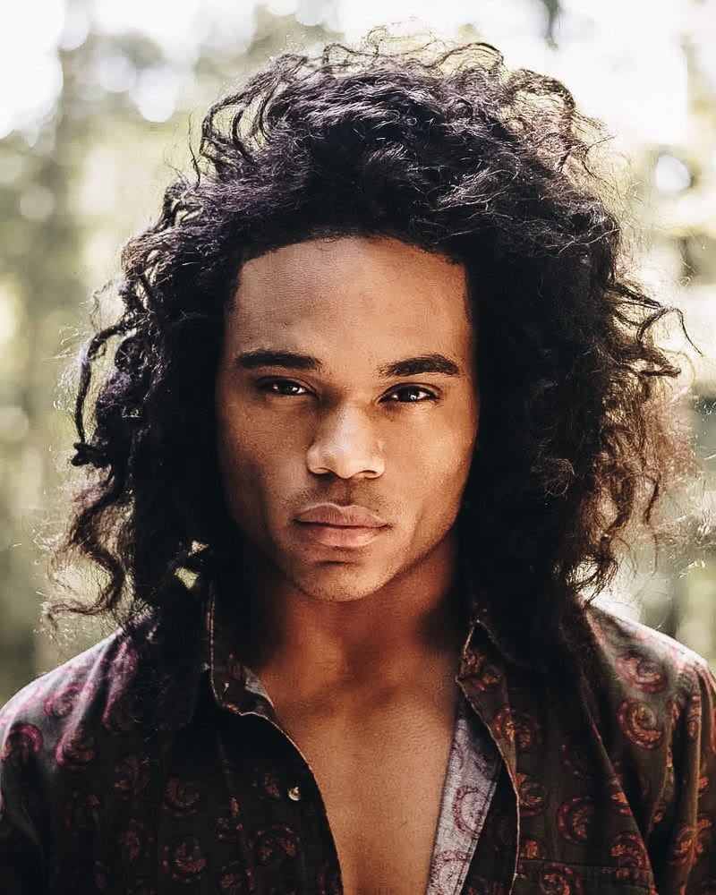best long hairstyles men curly - Luxe Digital