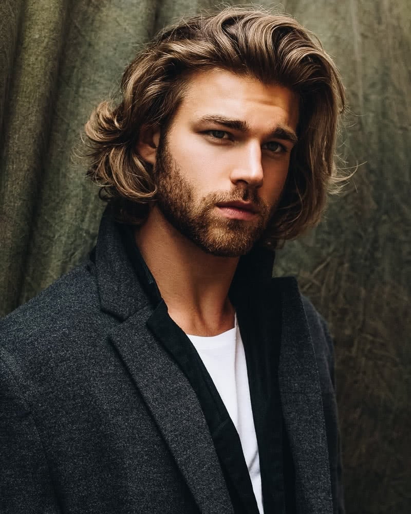 best long hairstyles men smart business - Luxe Digital