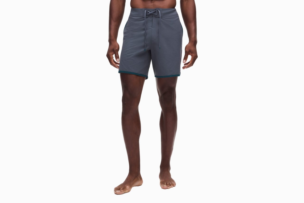 best swim trunks men lululemon classic fit linerless board short review - Luxe Digital