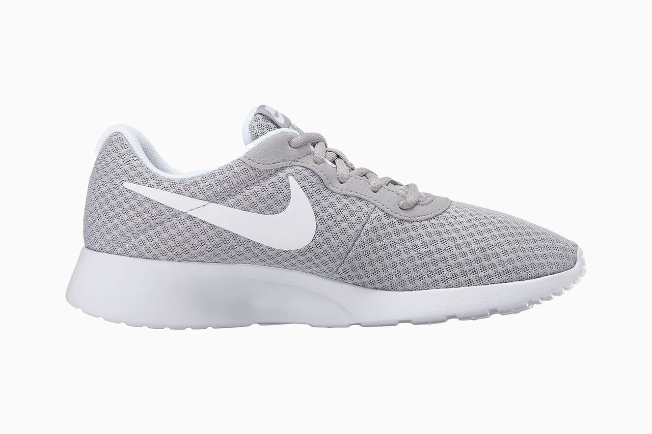 best women walking shoes nike tanjun sneakers - Luxe Digital