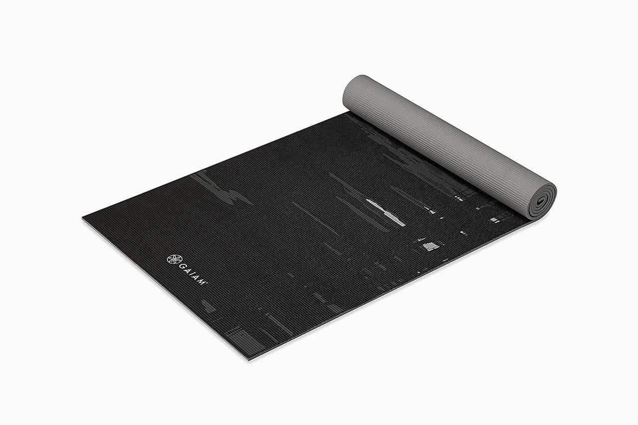 best yoga exercise mat beginners Gaiam review - Luxe Digital