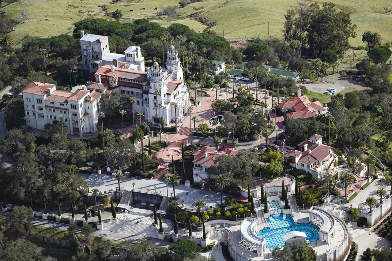 biggest houses in the world hearst castle - Luxe Digital