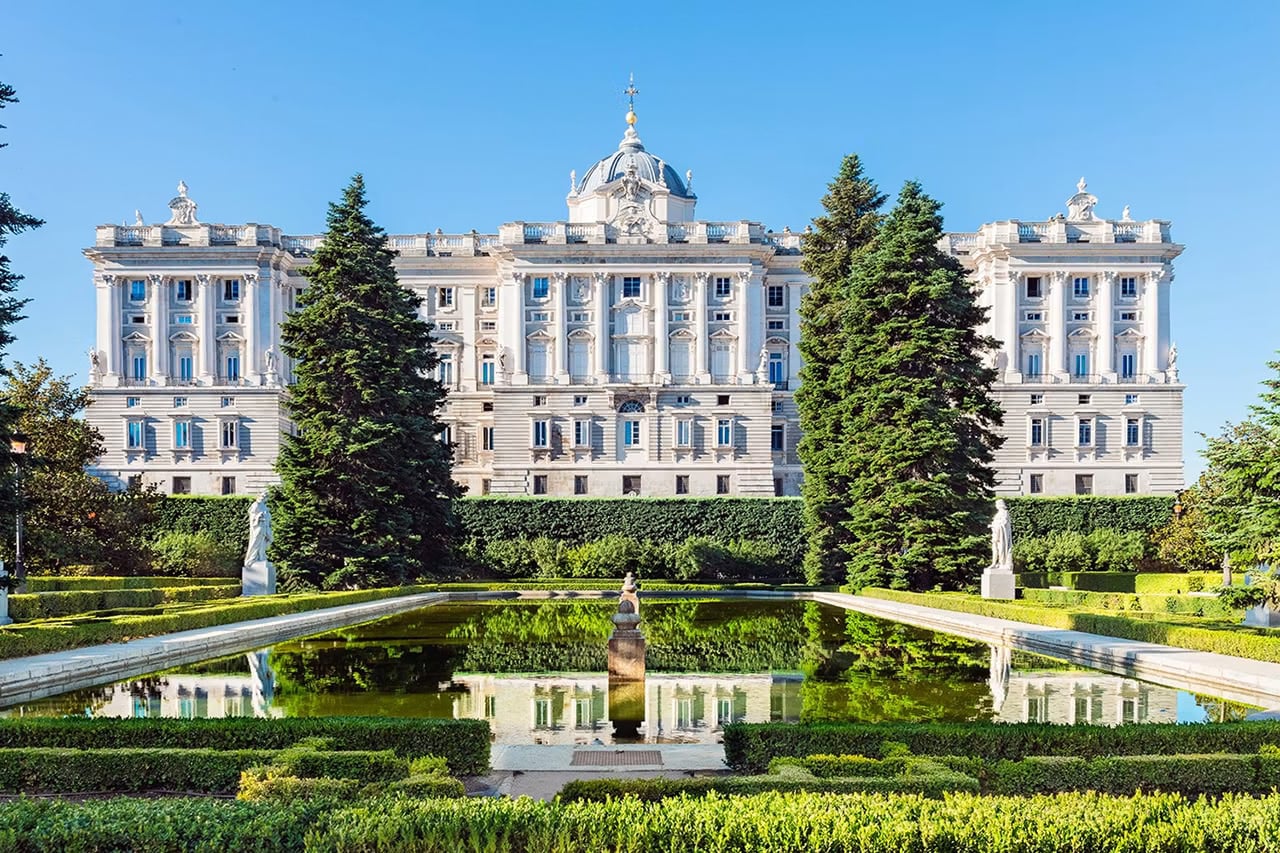 biggest houses in the world royal palace of madrid - Luxe Digital
