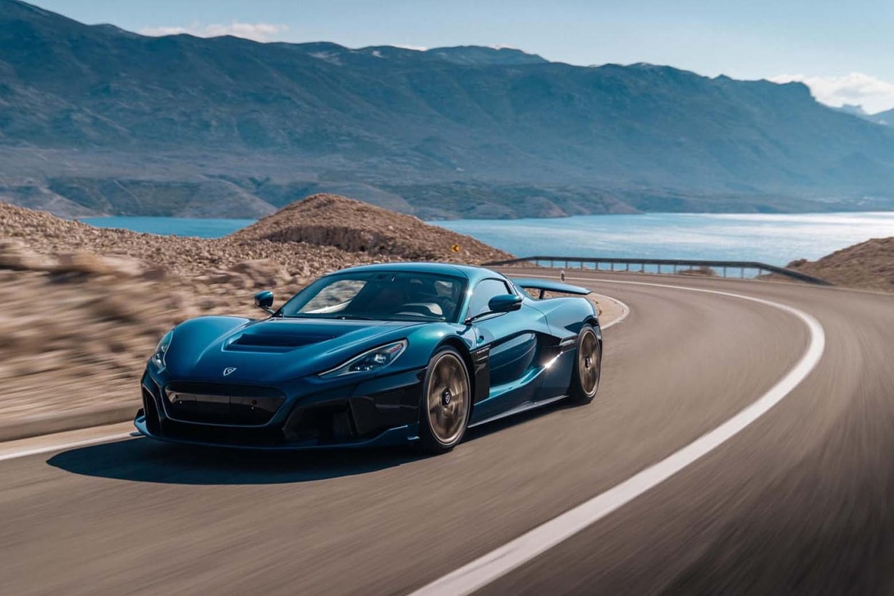 fastest cars world rimac nevera r review - Luxe Digital