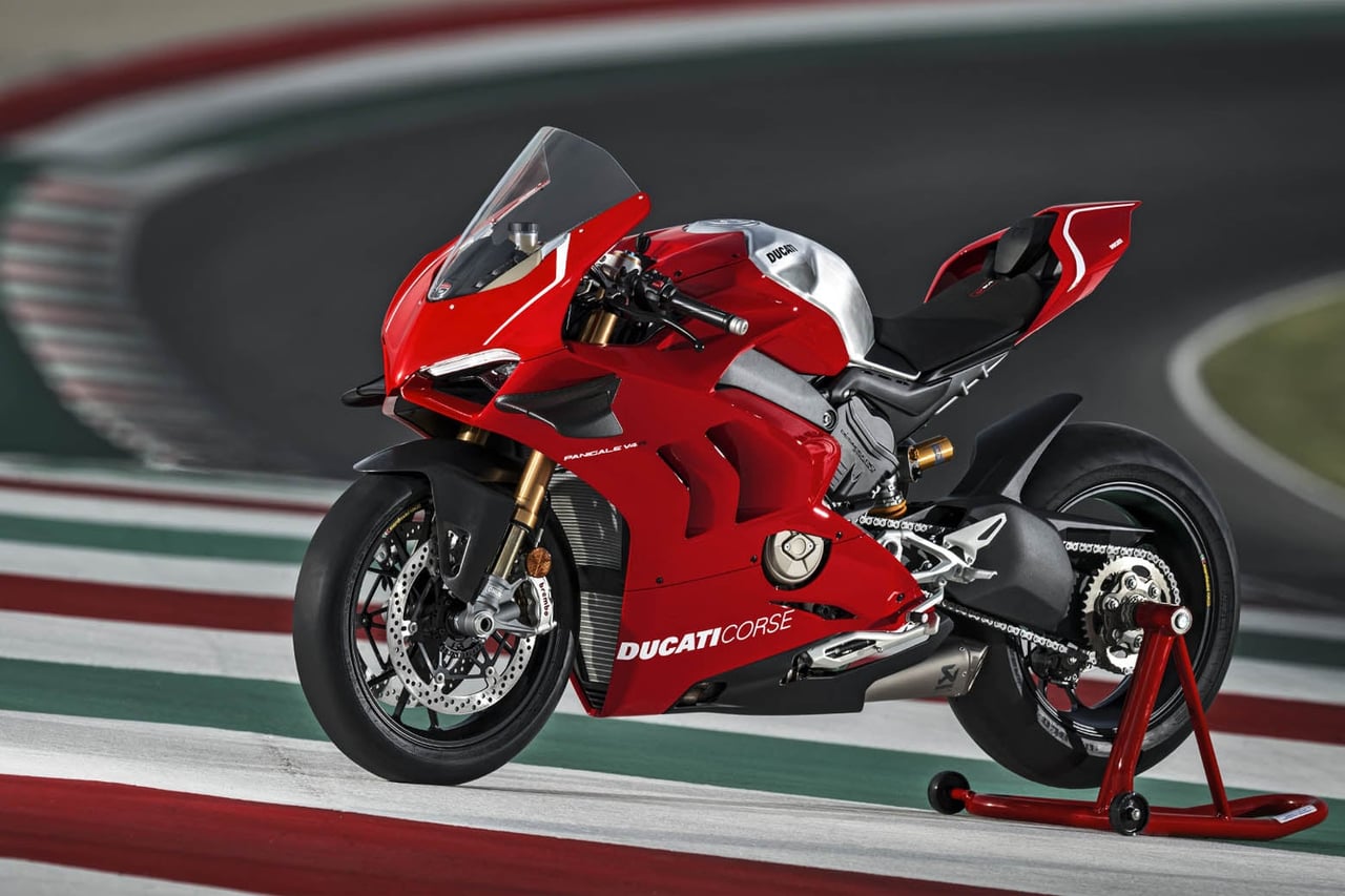 fastest motorcycles ducati panigale v4 r review - Luxe Digital