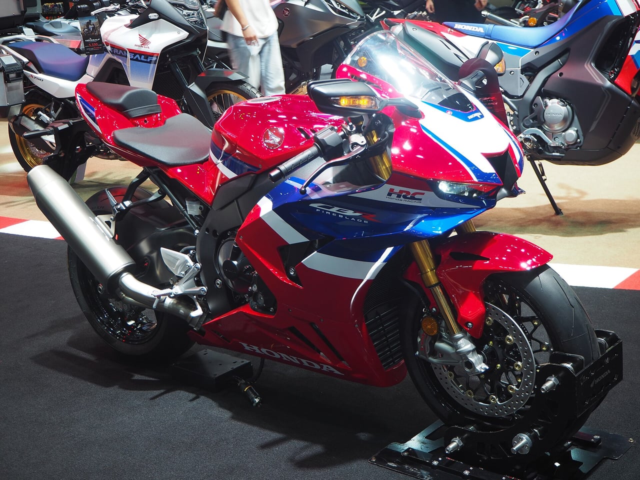 fastest motorcycles honda cbr1000rr-r fireblade sp review - Luxe Digital