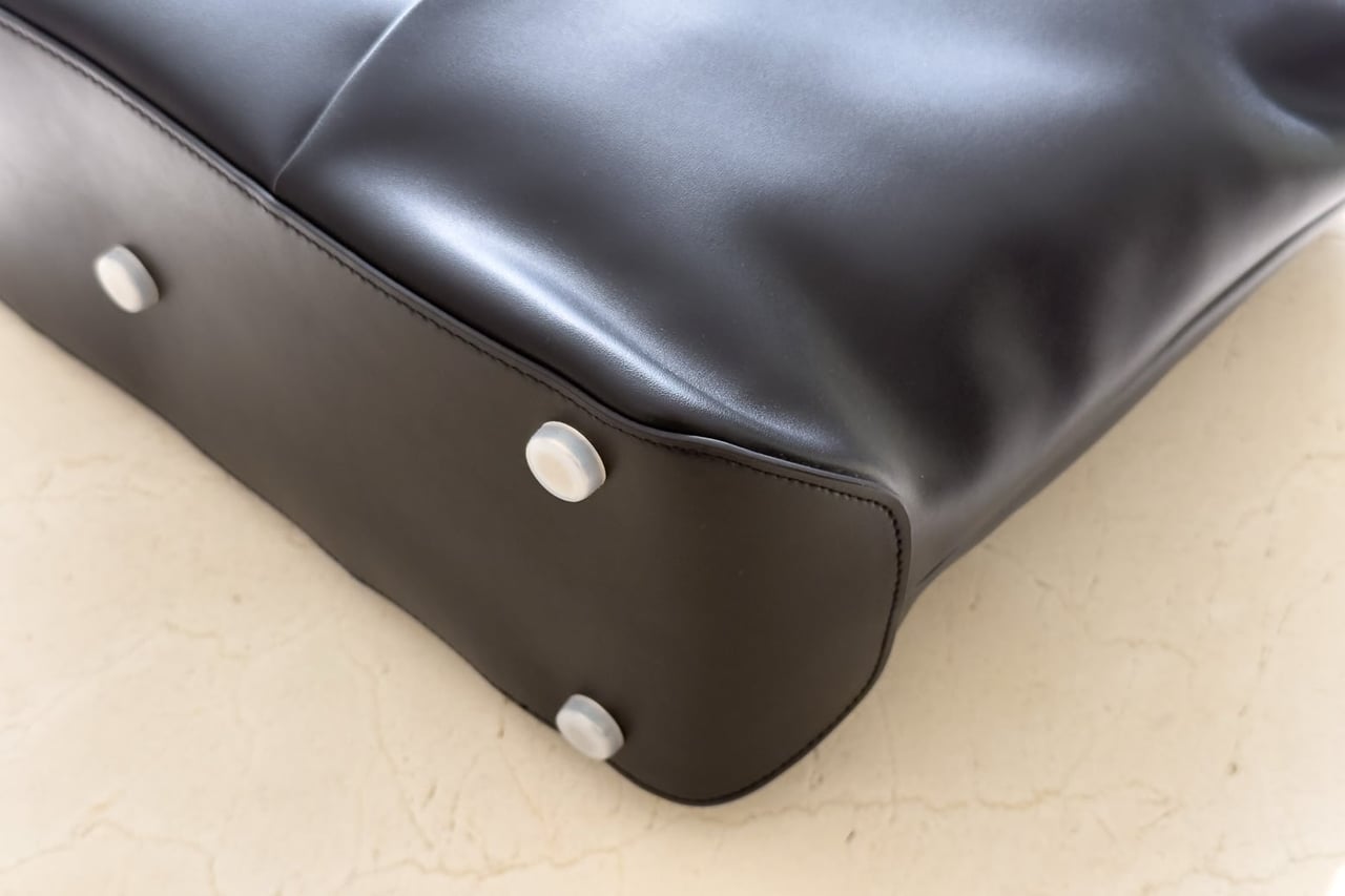 kaai horizon bag review metal feet luxe digital