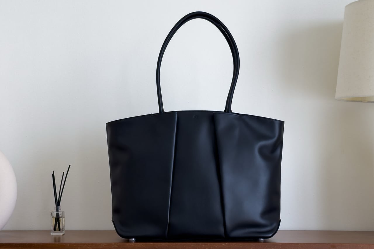 kaai horizon bag review timeless design luxe digital