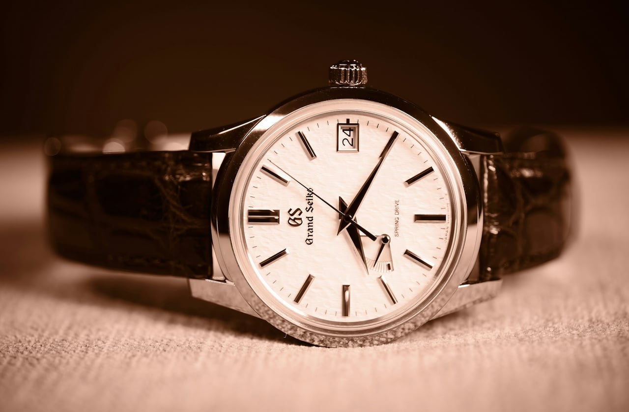 grand seiko snowflake dial watch - Luxe Digital