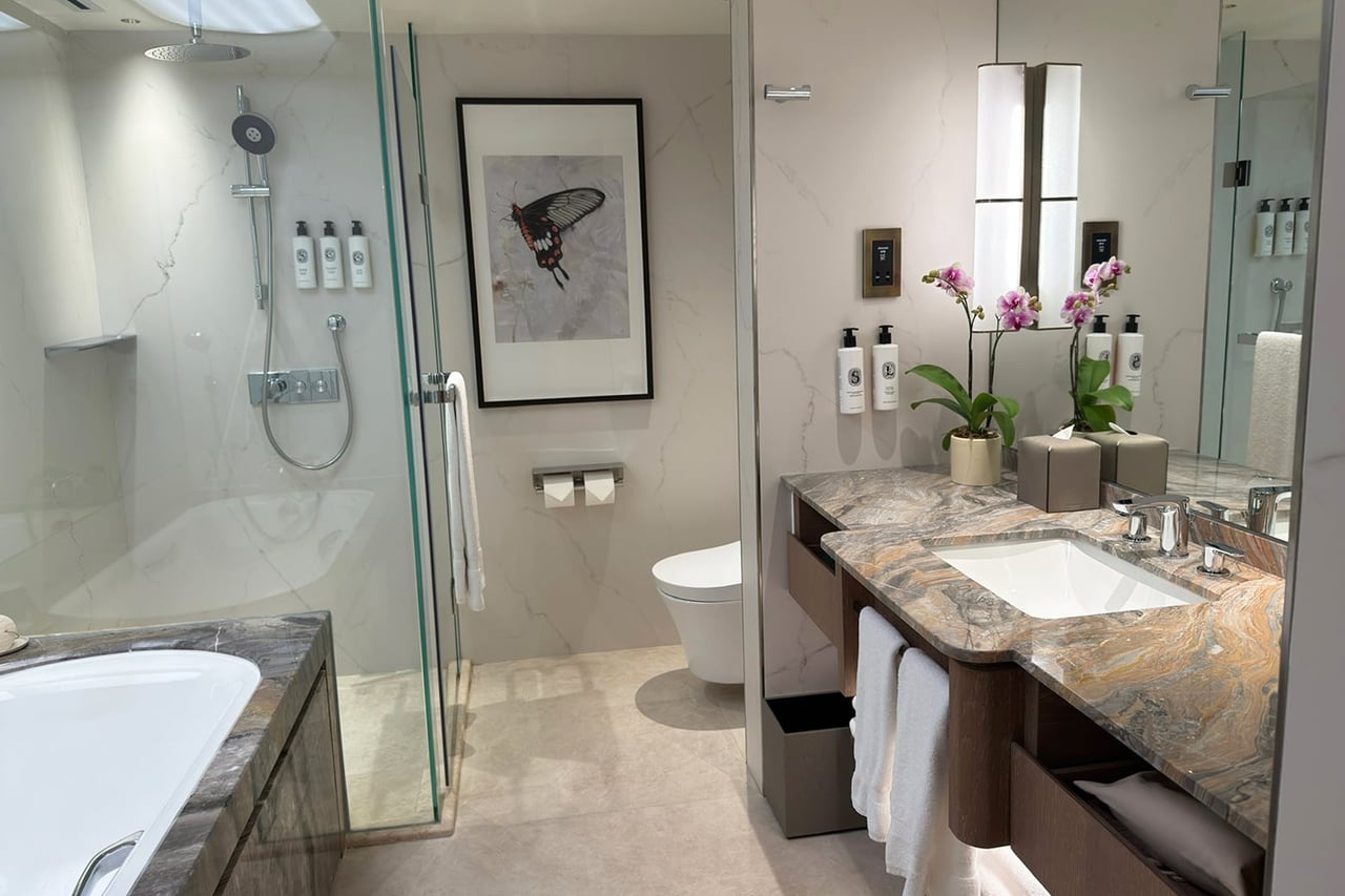 mandarin oriental singapore review bathroom luxe digital
