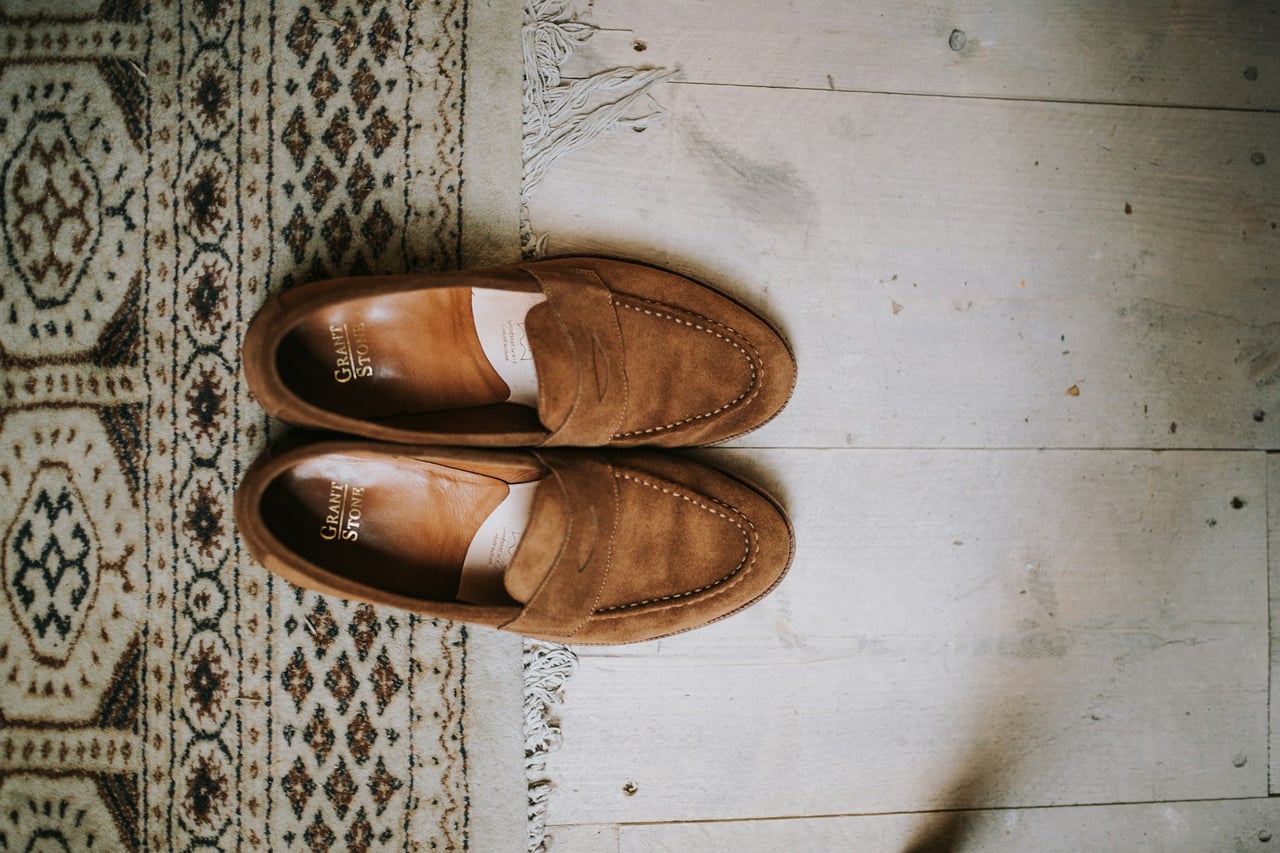 garden party attire men tan suede loafers - Luxe Digital