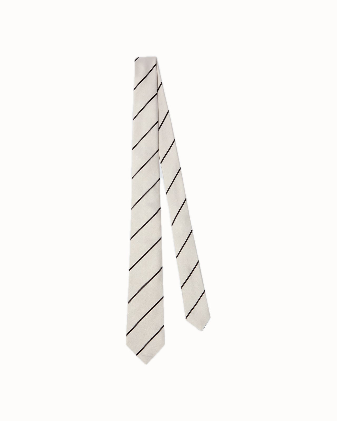 garden party attire men linen tie in summer color - Luxe Digital