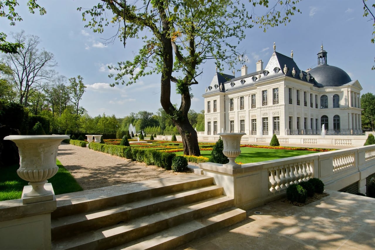 most expensive houses château louis xiv France - Luxe Digital