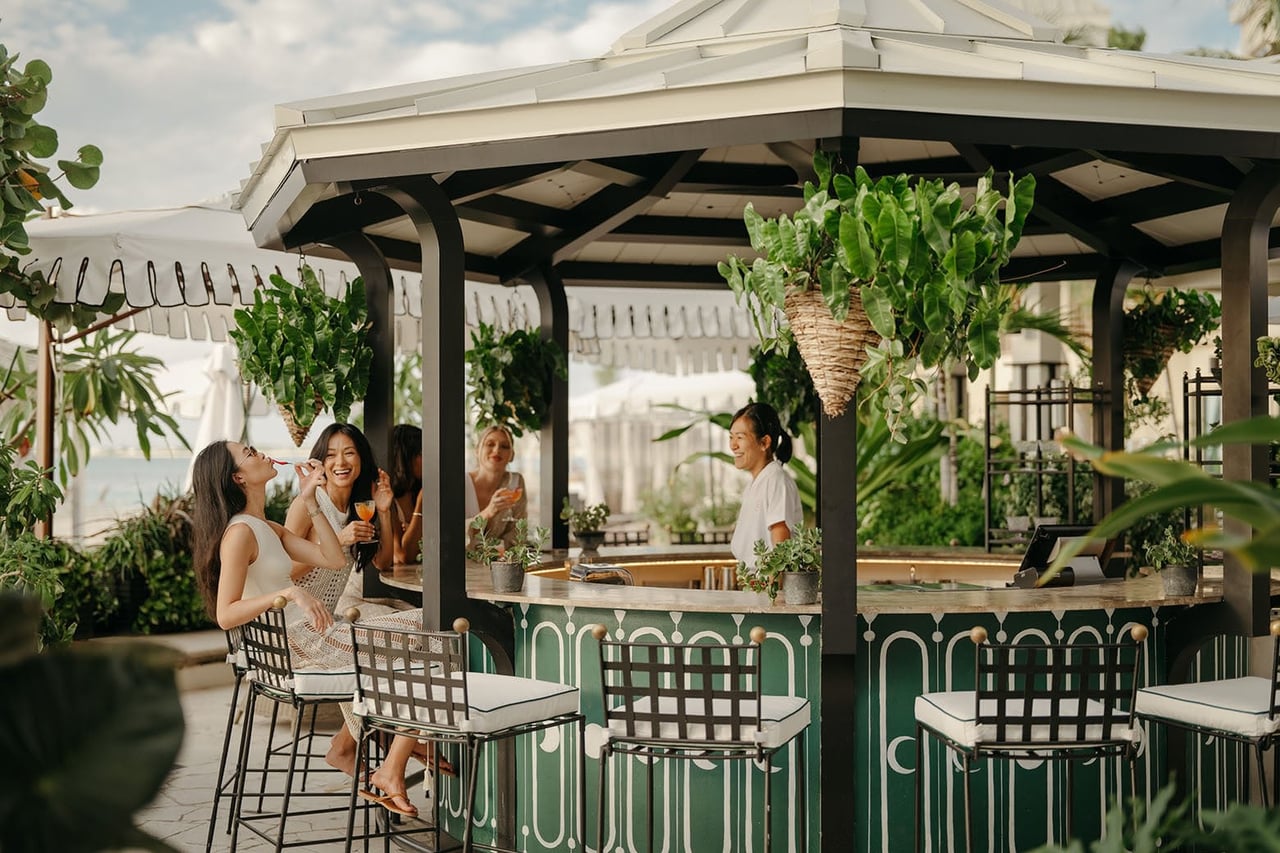 Ritz-Carlton Grand Cayman Ophelia Bar - Luxe Digital