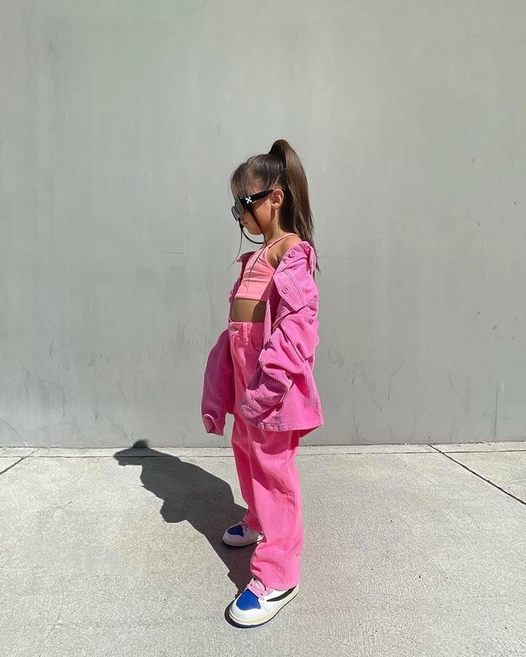 travis scott sneakers on feet account viviennex.jpg - Luxe Digital