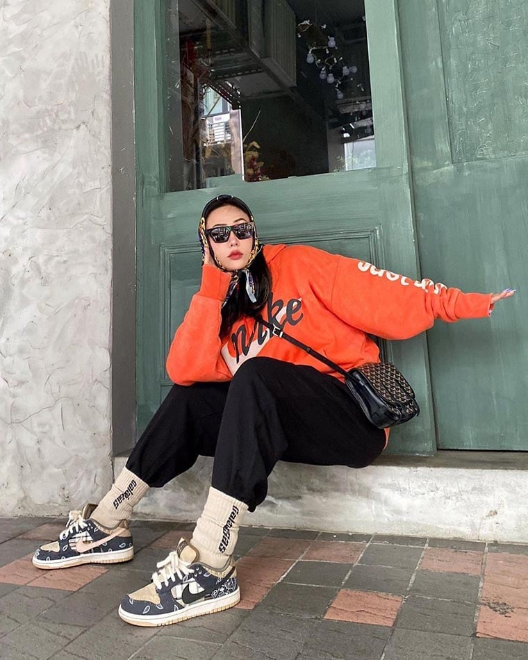 travis scott sneakers on feet fatfatpig - Luxe Digital