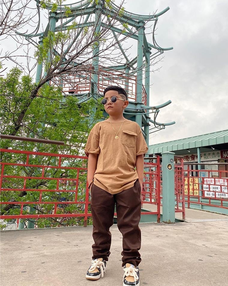 travis scott sneakers on feet jionni n jaslene - Luxe Digital
