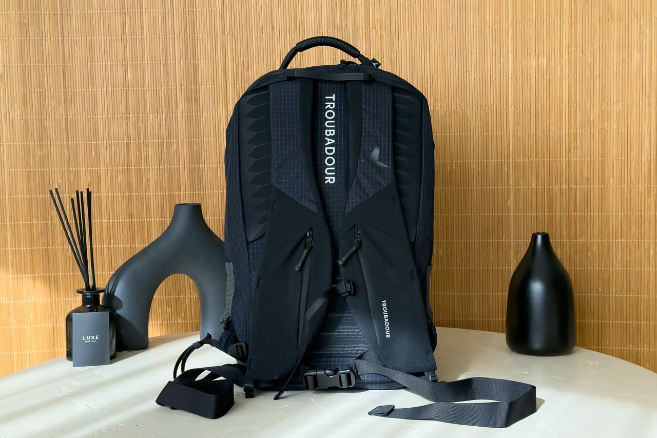 Troubadour Elemental Backpack review straps - Luxe Digital