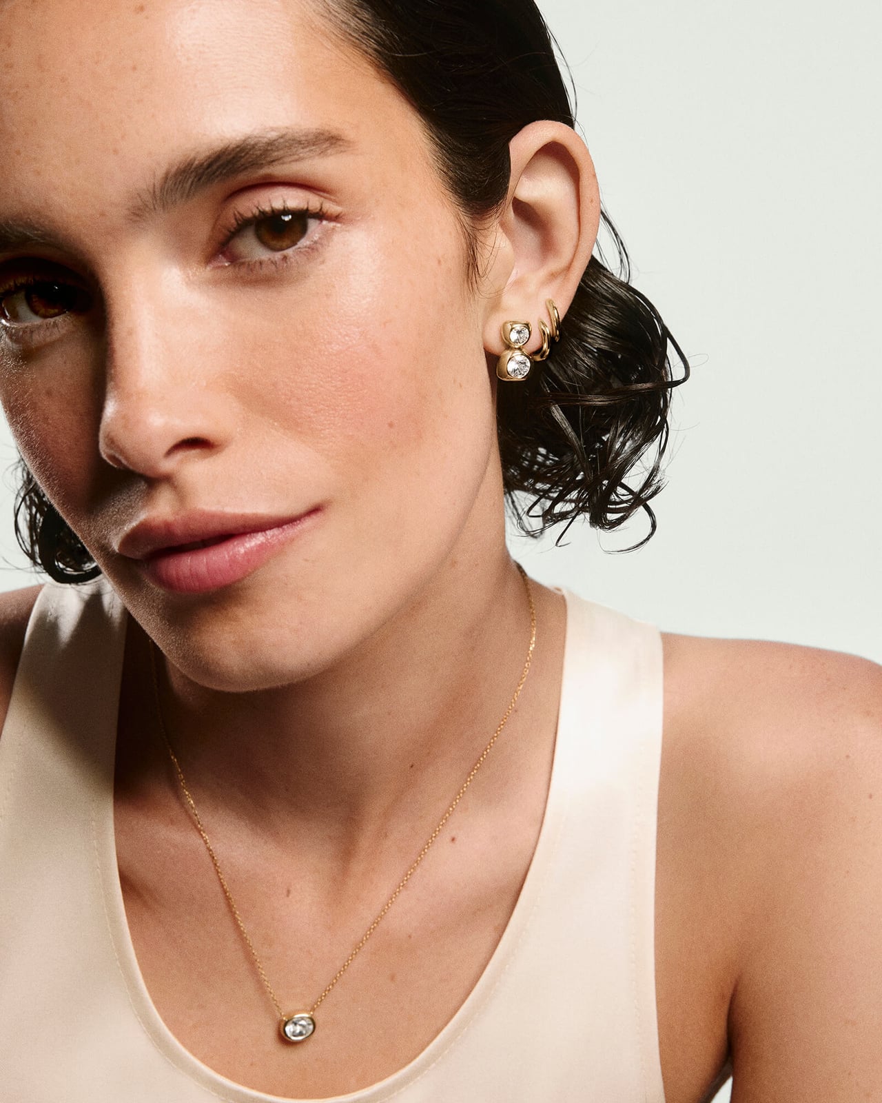 women black tie optional attire guide mejuri fine jewelry - Luxe Digital