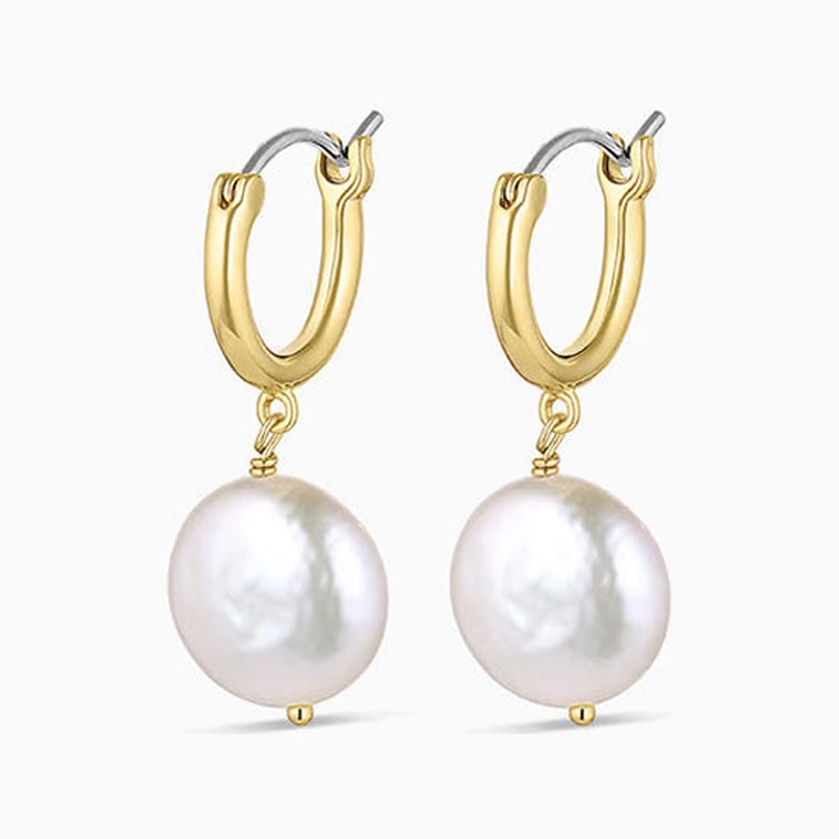 women business casual guide gorjana reese pearl huggies - Luxe Digital
