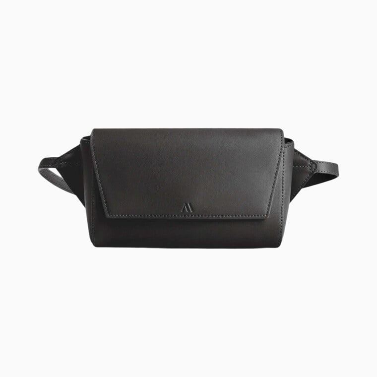 women casual dress code guide kaai ikon belt bag - Luxe Digital