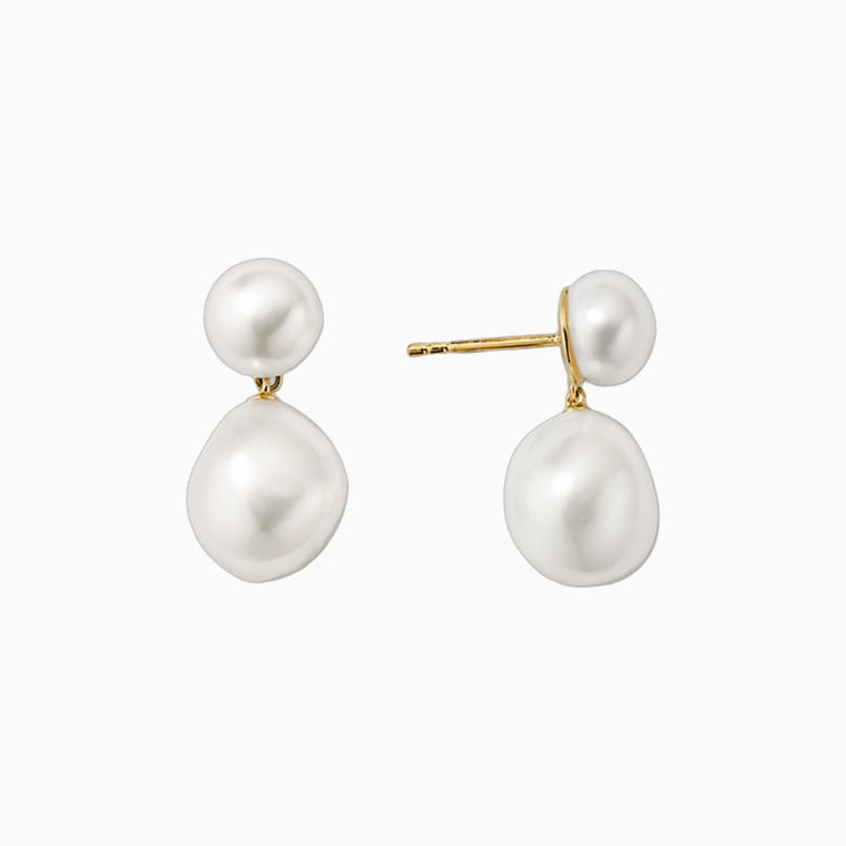 women cocktail attire guide mejuri bold pearl drop earrings - Luxe Digital
