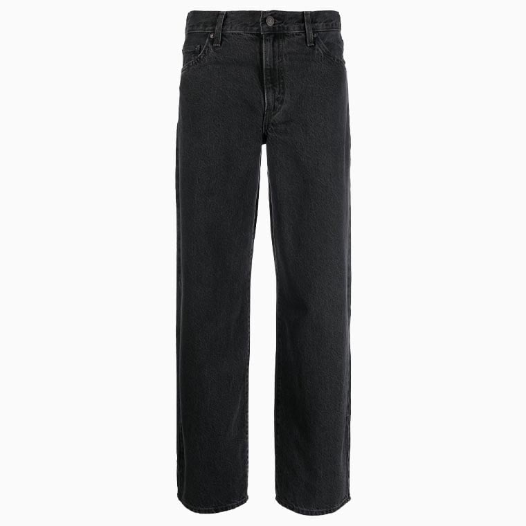 women smart casual dress code guide levis mid rise straight leg jeans - Luxe Digital